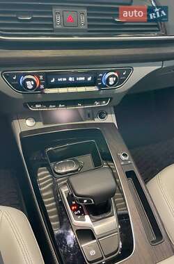 Внедорожник / Кроссовер Audi Q5 2023 в 