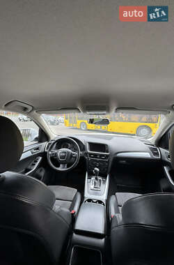 Внедорожник / Кроссовер Audi Q5 2010 в 