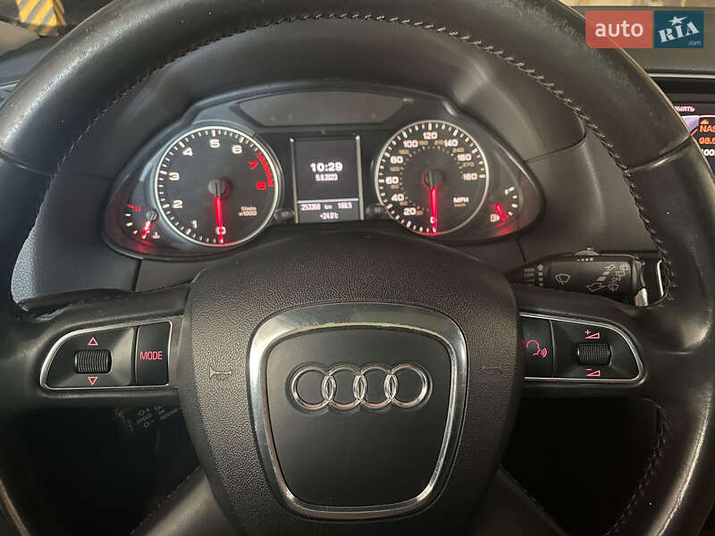 Внедорожник / Кроссовер Audi Q5 2012 в Киеве