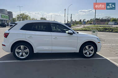 Внедорожник / Кроссовер Audi Q5 2017 в 