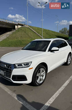 Внедорожник / Кроссовер Audi Q5 2017 в 