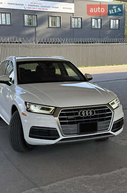 Внедорожник / Кроссовер Audi Q5 2017 в 