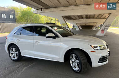 Внедорожник / Кроссовер Audi Q5 2017 в 