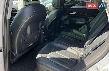 Внедорожник / Кроссовер Audi Q5 2017 в 