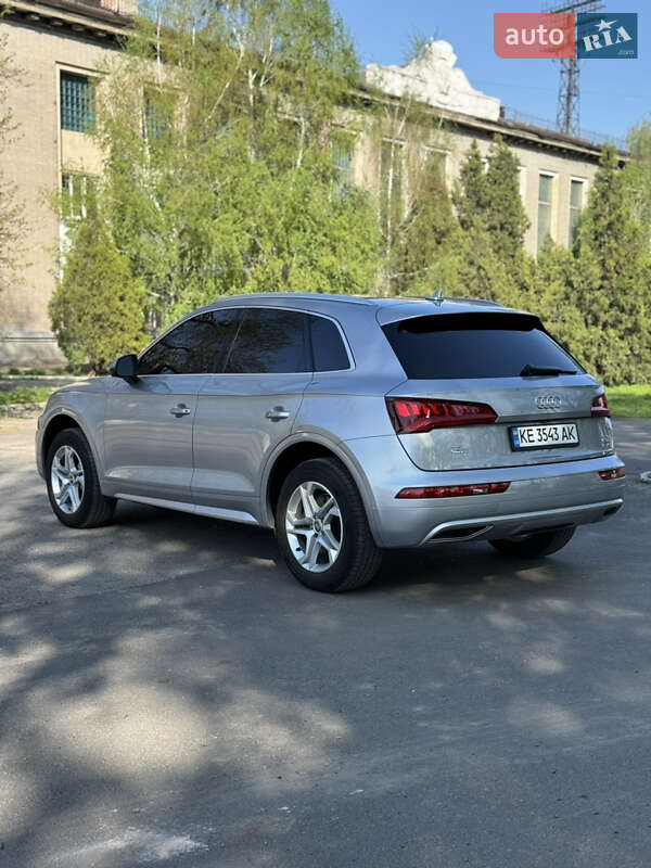 Внедорожник / Кроссовер Audi Q5 2018 в Каменском