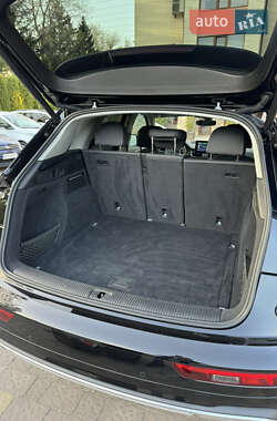 Внедорожник / Кроссовер Audi Q5 2020 в 
