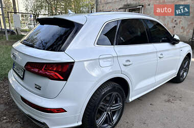 Внедорожник / Кроссовер Audi Q5 2018 в 