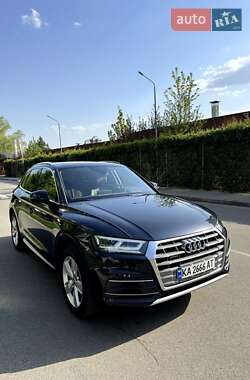 Внедорожник / Кроссовер Audi Q5 2017 в 