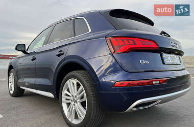 Внедорожник / Кроссовер Audi Q5 2017 в 
