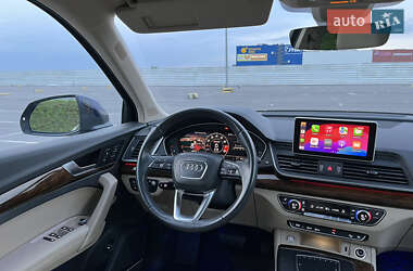 Внедорожник / Кроссовер Audi Q5 2017 в 
