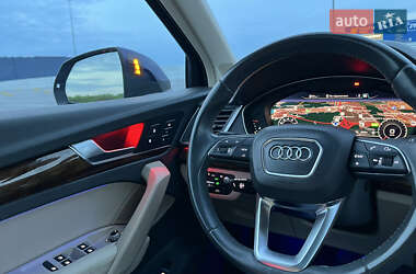 Внедорожник / Кроссовер Audi Q5 2017 в 