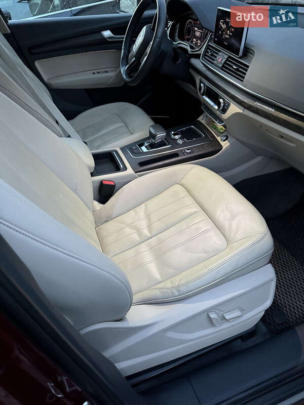 Внедорожник / Кроссовер Audi Q5 2017 в Луцке