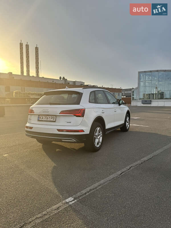 Позашляховик / Кросовер Audi Q5 2021 в Києві