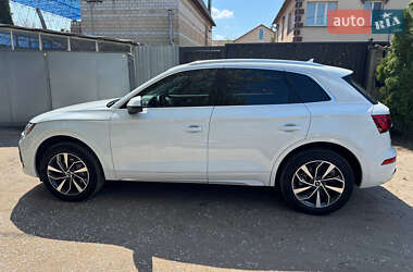 Внедорожник / Кроссовер Audi Q5 2021 в 