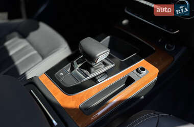 Внедорожник / Кроссовер Audi Q5 2021 в 