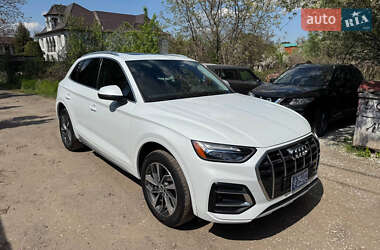 Внедорожник / Кроссовер Audi Q5 2021 в 