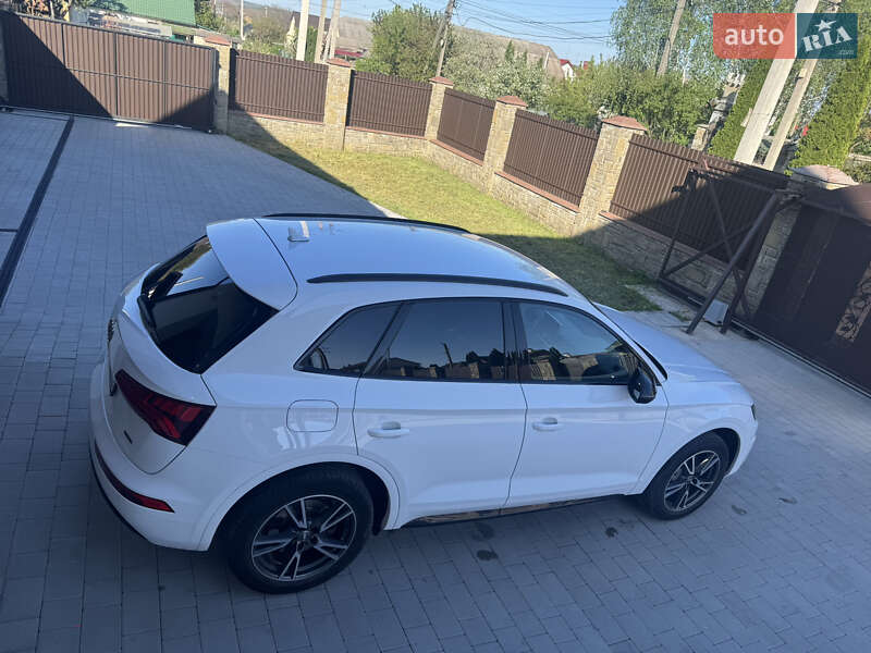 Внедорожник / Кроссовер Audi Q5 2019 в Каменец-Подольском