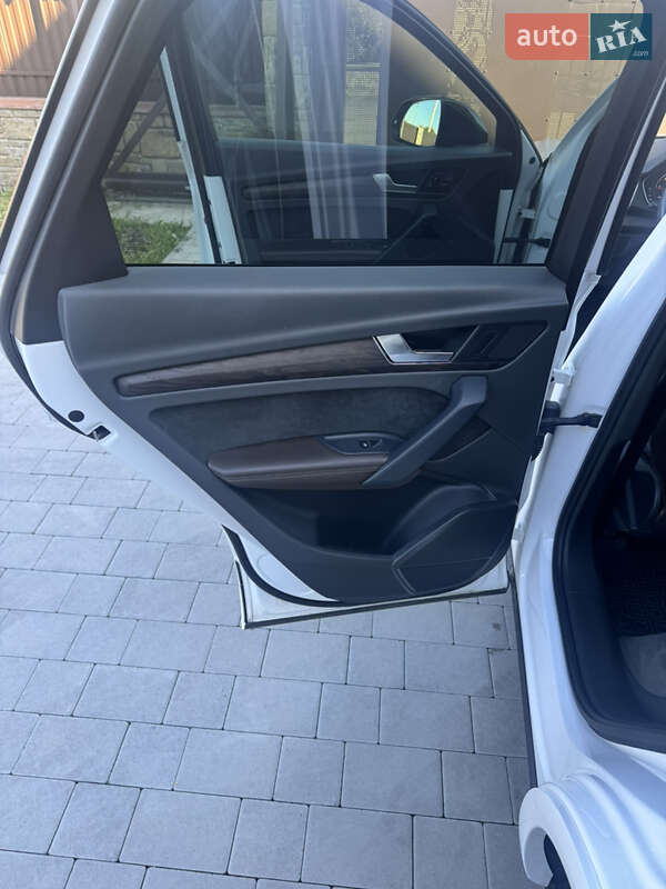 Внедорожник / Кроссовер Audi Q5 2019 в Каменец-Подольском