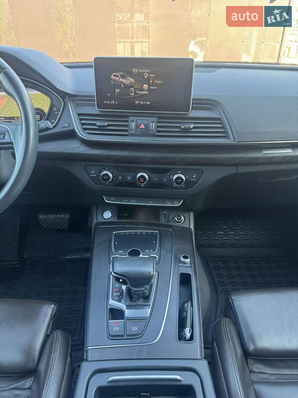 Внедорожник / Кроссовер Audi Q5 2019 в Каменец-Подольском