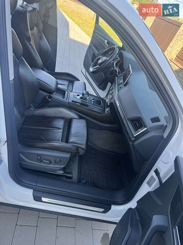 Внедорожник / Кроссовер Audi Q5 2019 в Каменец-Подольском