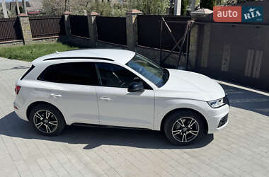 Позашляховик / Кросовер Audi Q5 2019 в 