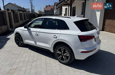 Позашляховик / Кросовер Audi Q5 2019 в 