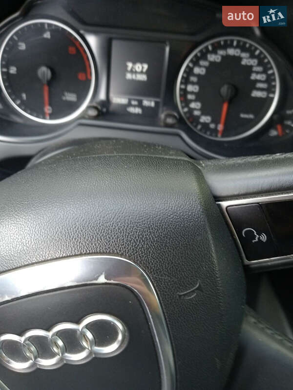 Внедорожник / Кроссовер Audi Q5 2010 в Южноукраинске