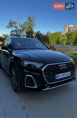 Внедорожник / Кроссовер Audi Q5 2022 в 