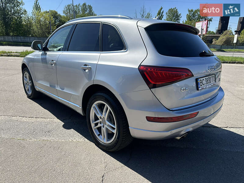 Позашляховик / Кросовер Audi Q5 2015 в Львові