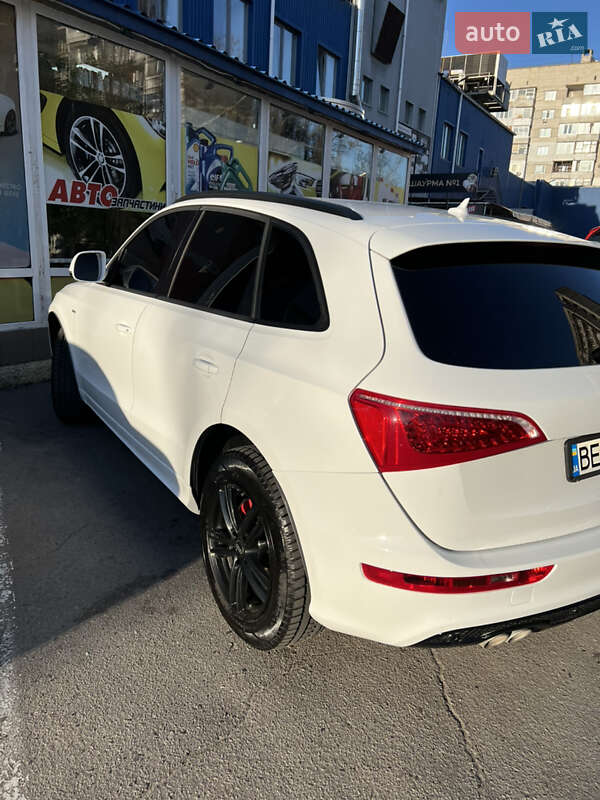 Внедорожник / Кроссовер Audi Q5 2011 в 