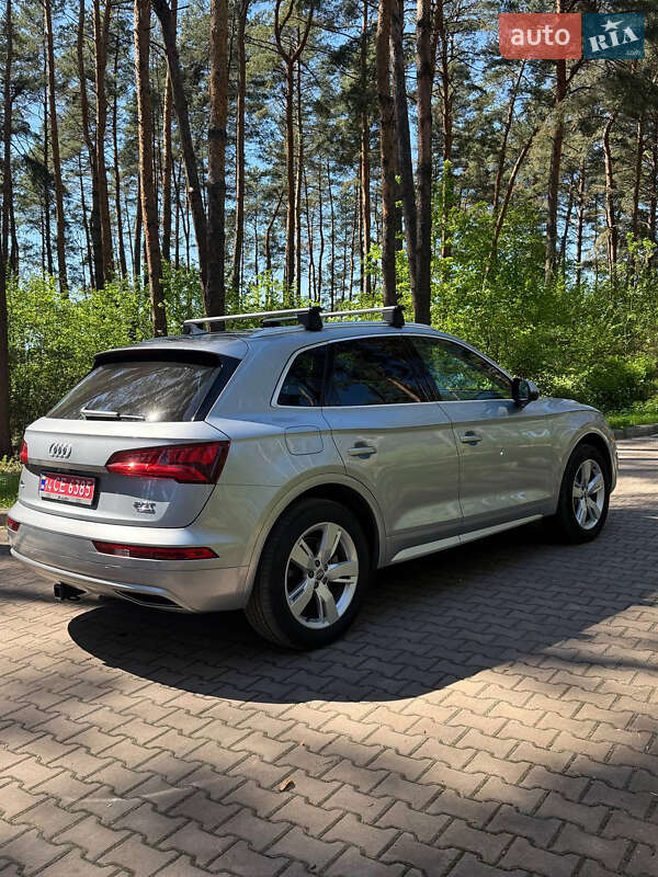 Позашляховик / Кросовер Audi Q5 2018 в Новояворівську