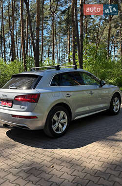 Внедорожник / Кроссовер Audi Q5 2018 в 