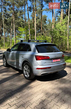 Внедорожник / Кроссовер Audi Q5 2018 в 