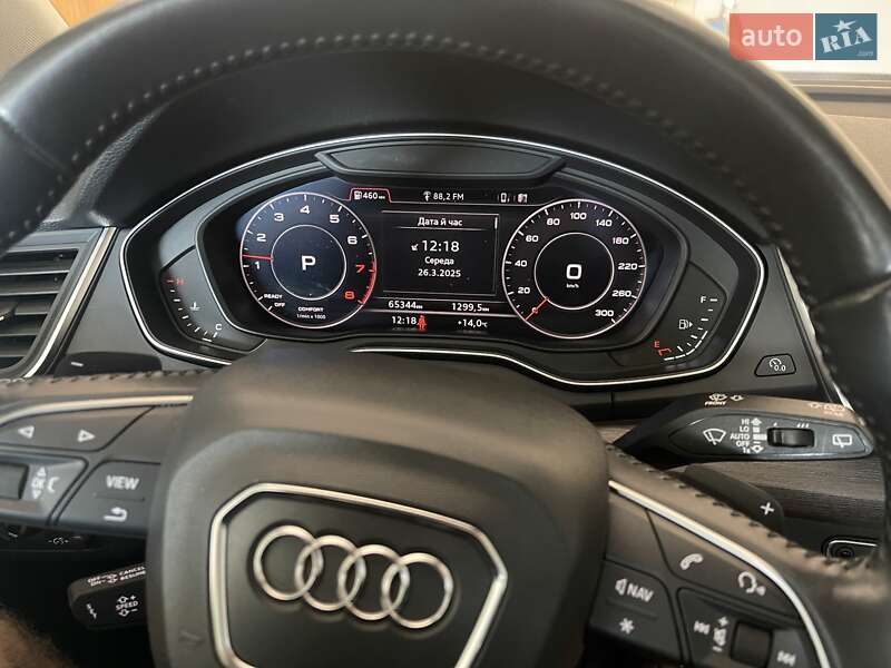Позашляховик / Кросовер Audi Q5 2017 в Львові