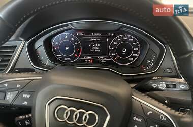 Внедорожник / Кроссовер Audi Q5 2017 в 
