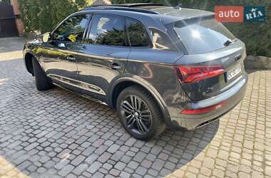 Внедорожник / Кроссовер Audi Q5 2017 в 
