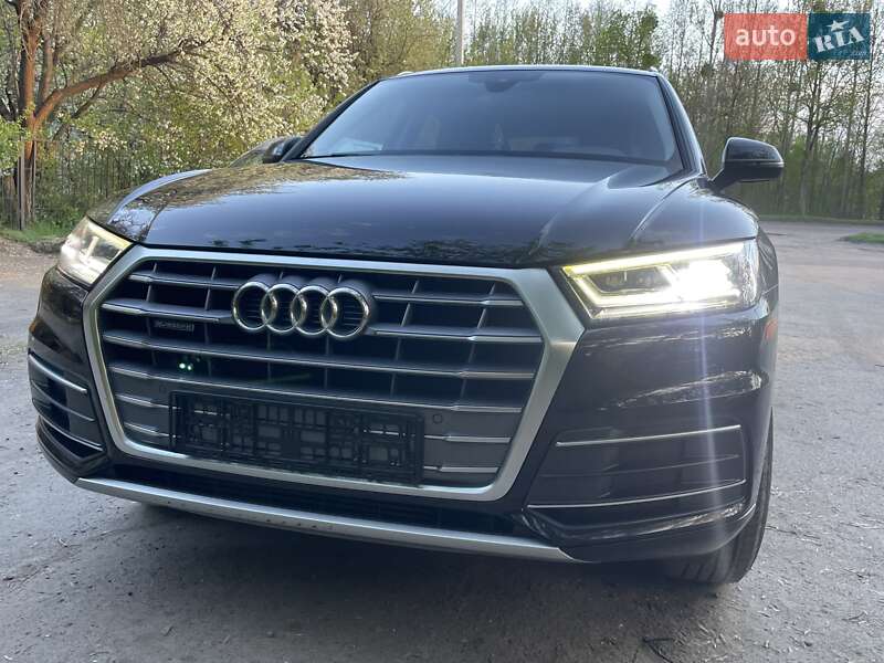 Позашляховик / Кросовер Audi Q5 2018 в Луцьку