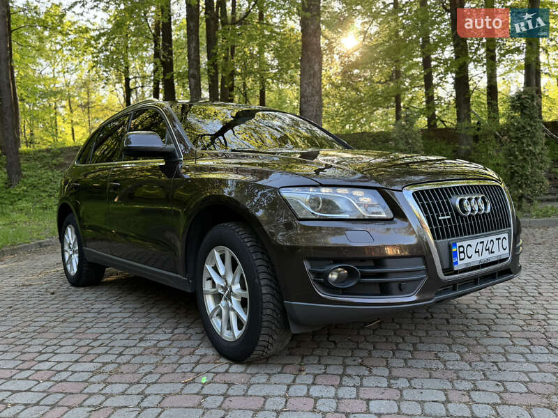 Внедорожник / Кроссовер Audi Q5 2011 в 