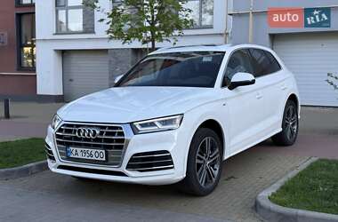 Внедорожник / Кроссовер Audi Q5 2017 в 