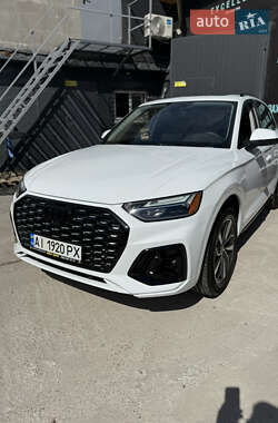 Позашляховик / Кросовер Audi Q5 2022 в 