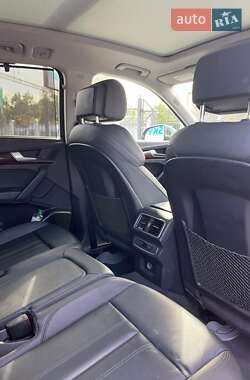 Позашляховик / Кросовер Audi Q5 2017 в 