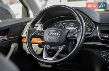 Внедорожник / Кроссовер Audi Q5 2017 в 