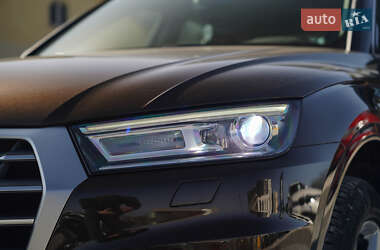 Внедорожник / Кроссовер Audi Q5 2017 в 