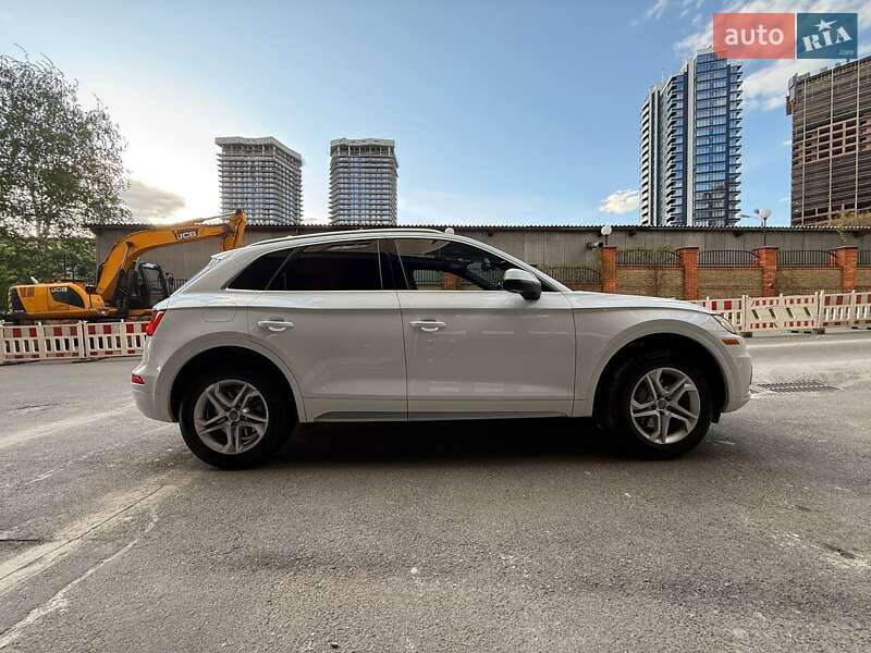 Внедорожник / Кроссовер Audi Q5 2017 в Киеве