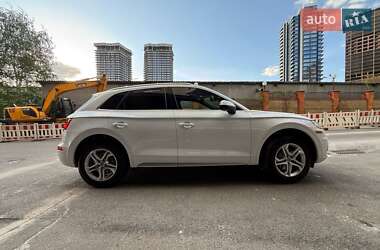 Внедорожник / Кроссовер Audi Q5 2017 в 