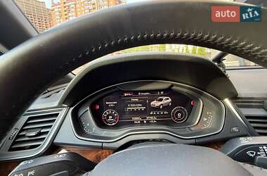 Внедорожник / Кроссовер Audi Q5 2017 в 