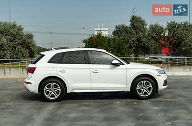 Внедорожник / Кроссовер Audi Q5 2018 в 