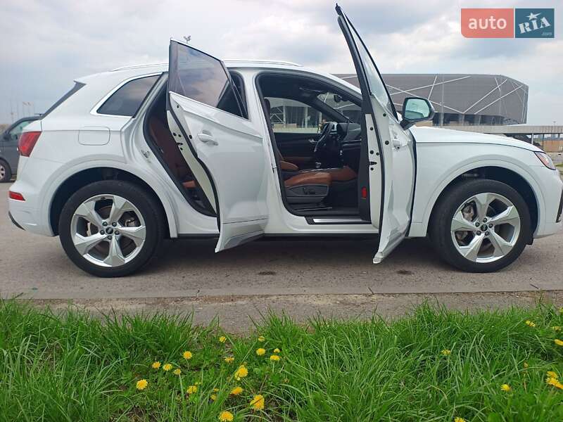 Позашляховик / Кросовер Audi Q5 2020 в Львові