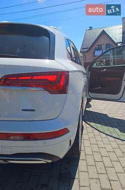 Позашляховик / Кросовер Audi Q5 2020 в 