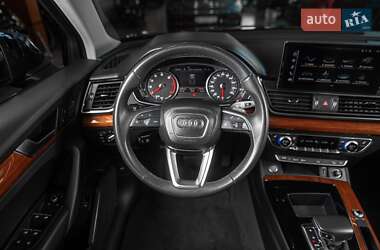 Внедорожник / Кроссовер Audi Q5 2021 в 